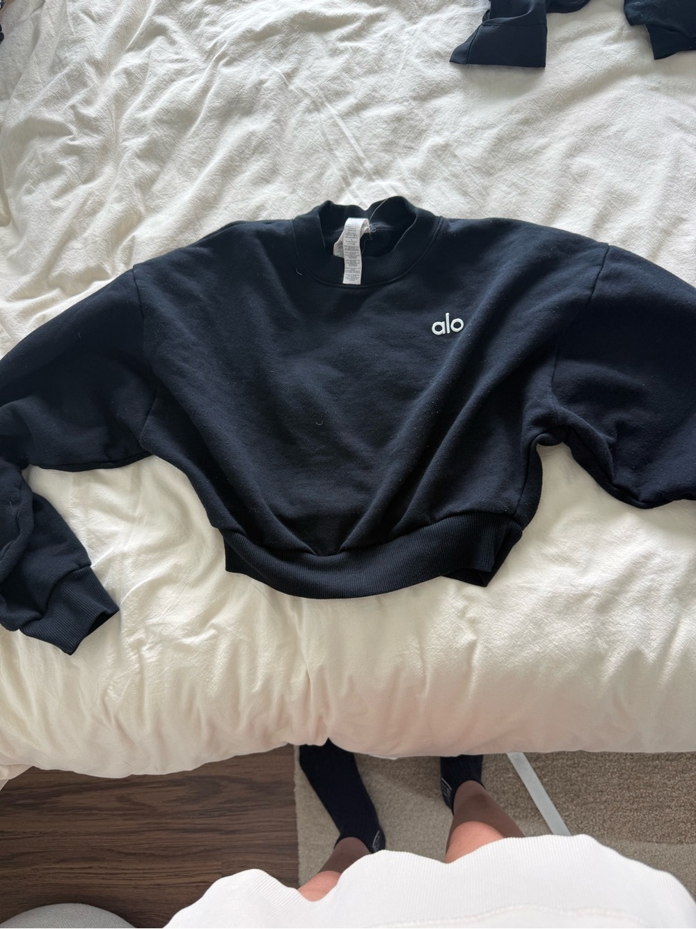 ALO Yoga Black Cropped Crew Sweatshirt - Picture 5 of 5
